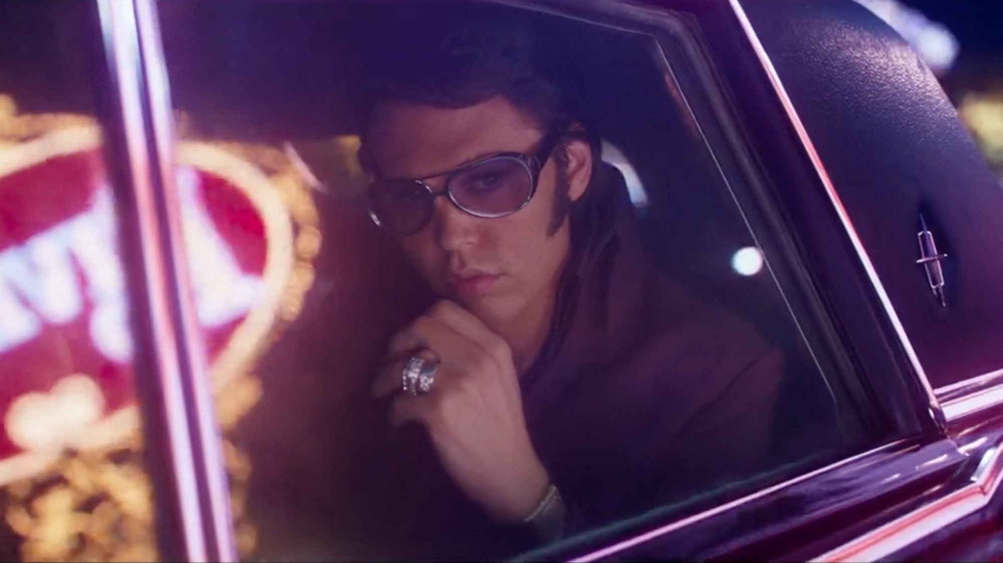 [Critique] Elvis, Puppet on a String